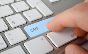 Mik egy kisvállalati CRM rendszer legfőbb funkciói?